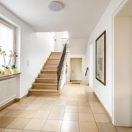 Haus Im Zentrum Mit Garten Hébergement de vacances *